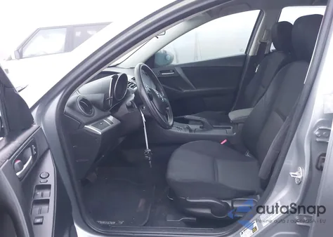 2013 Mazda Mazda3 I Sv z USA, uszkodzony, nr VIN JM1BL1TG6D1768371